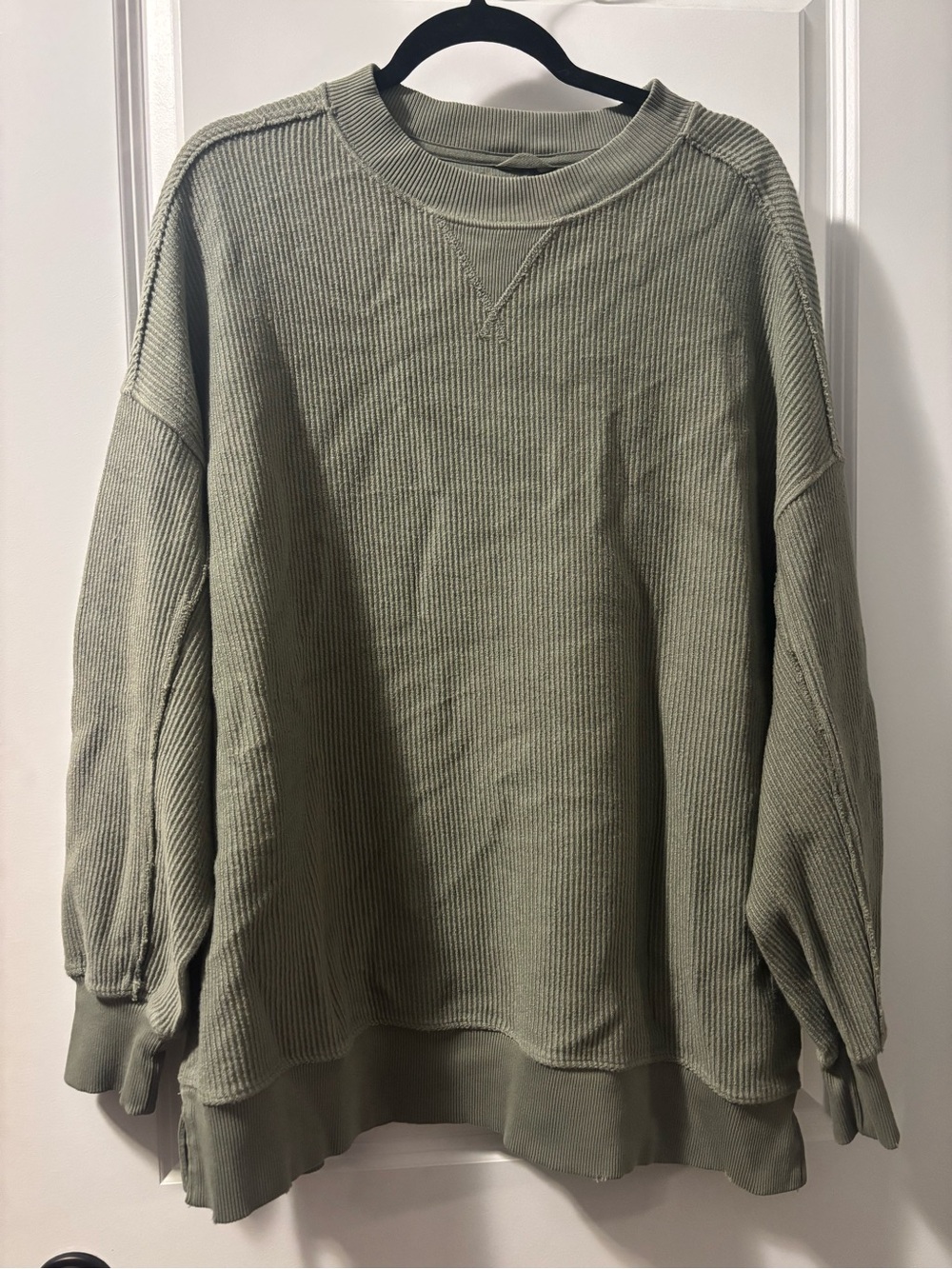 Aerie Oversized Ribbed Crewneck Sweatshirt in Sage Green